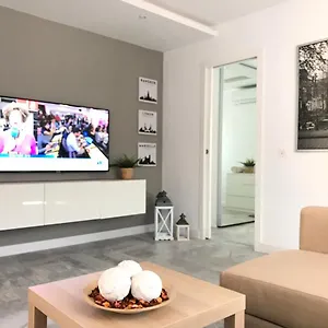 https://luxury-loft-malaga-torremolinos-sol.1costadelsol.com